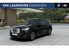 BMW iX1 - eDrive20 M Sport / Panoramadak / Sportstoelen / Achteruitrijcamera / M Adaptief onderstel
