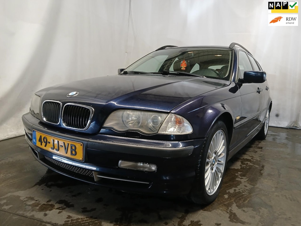 BMW 3-serie Touring - 330i Executive - Airco - Leer - Roest - Schade - AutoWereld.nl