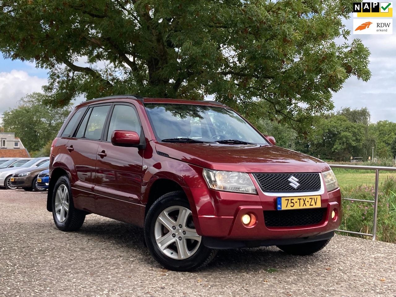Suzuki Grand Vitara - 2.0-16V Exclusive | 4x4 + Keyless-Entry + Cruise + Clima nu € 8.975,-!!! - AutoWereld.nl