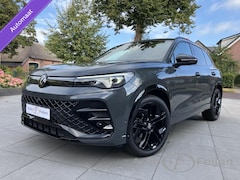Volkswagen Tiguan - DSG 1.5 e R-Line BUSINESS, BLACK STYLE , PANO, 20 INCH , ELKT HAAK , HUD , STUUR + STOEL V