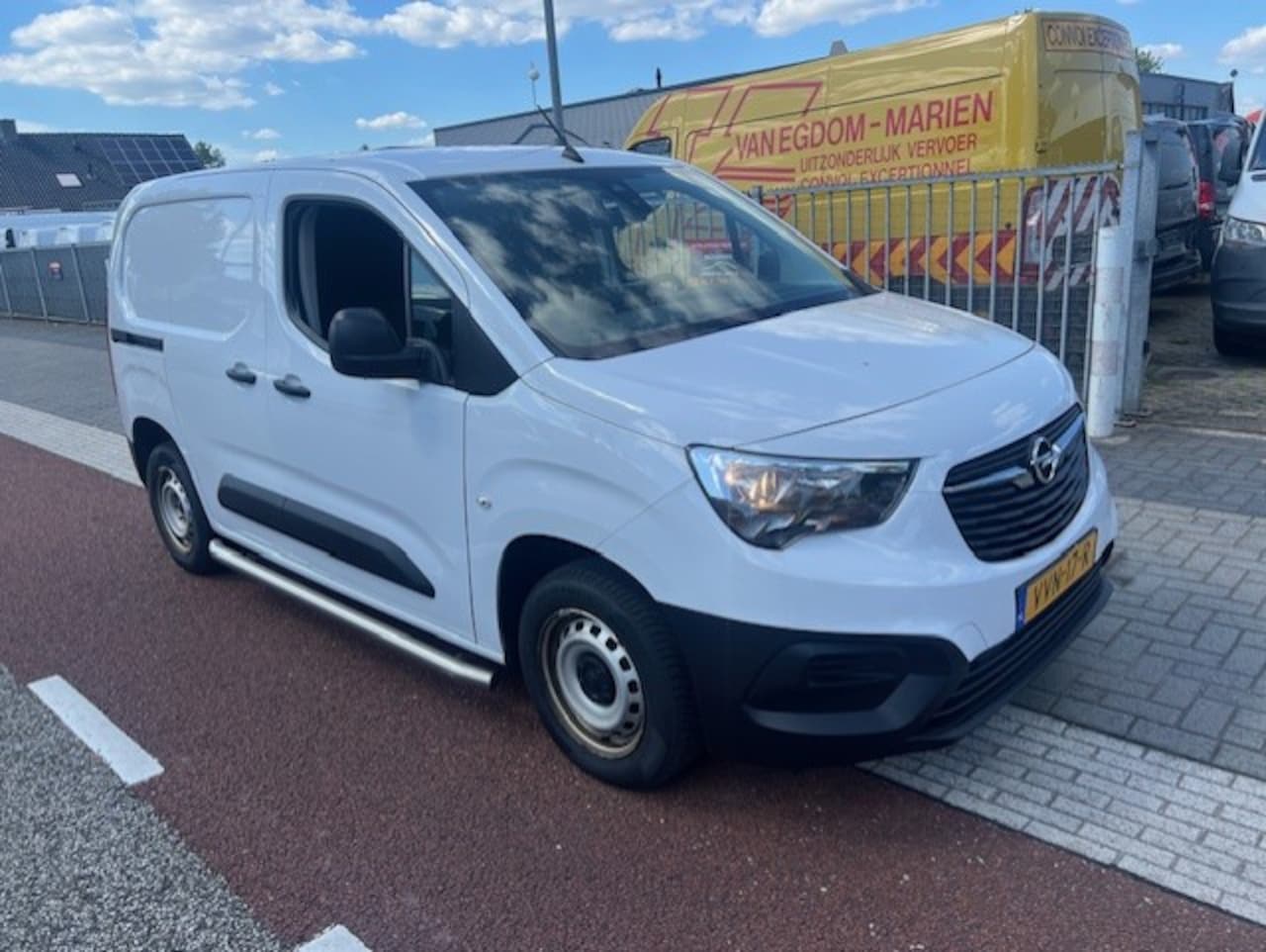 Opel Combo - 1.5 BlueHDi 75kw AIRCO KLIMA NAVI SCHUIFDEUR EURO6 - AutoWereld.nl