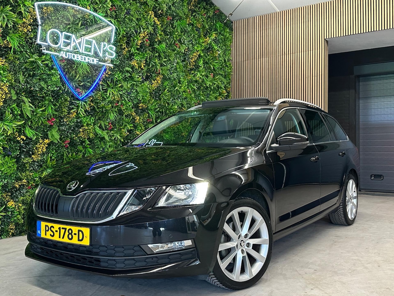 Skoda Octavia Combi - 1.0 TSI Greentech Ambition Business / Pano / Trekhaak / CarPlay - AutoWereld.nl
