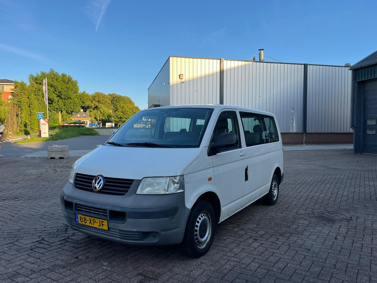 Volkswagen Transporter Kombi - 1.9 TDI 300 Baseline 9 persoons - AutoWereld.nl