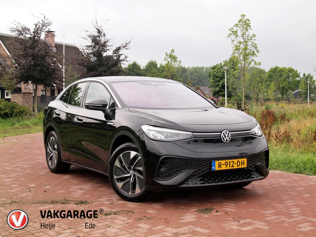 Volkswagen ID.5 - Pro 77 kWh | Trekhaak | Camera | Apple Carplay | Warmtepomp | Sfeerverlichting | NL-Auto | - AutoWereld.nl