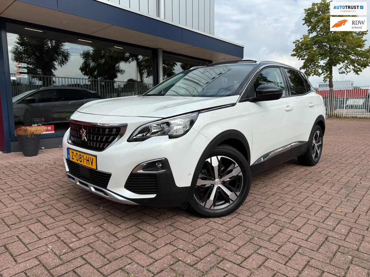 Peugeot 3008 - 1.2 PureTech Allure | Pano | Navi | Camera - AutoWereld.nl