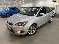 Ford Focus - 1.6 Comfort / NIEUWE APK / NETTE AUTO / MULTIEMEDIA-NAVI