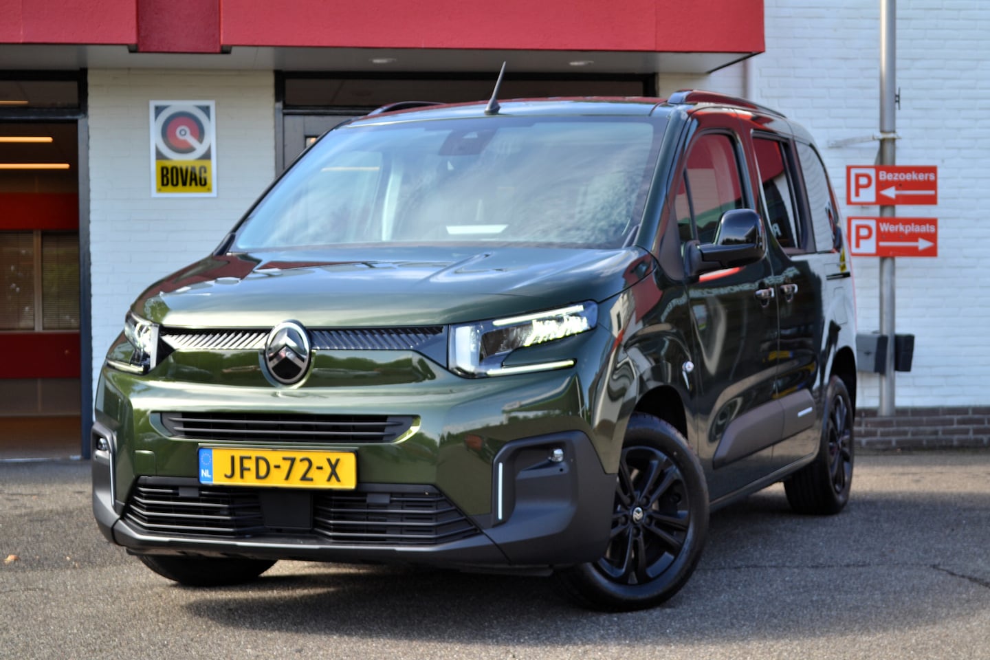 Citroën Berlingo - 1.2 110 Pk, Style, Demo, Nieuwstaat, Fabrieksgarantie, 1.600 km ! Benzine, Laatste kans ! - AutoWereld.nl