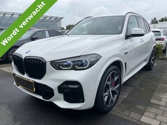 BMW X5 - xDrive45e High Executive M Sport Harman-Kardon Panoramadak Laser Licht Trekhaak Stoelventi
