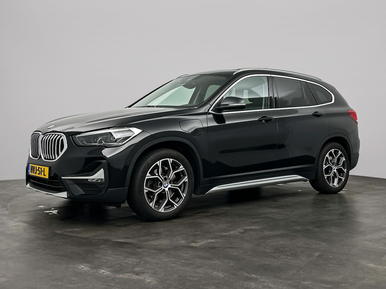 BMW X1 - xDrive25e eDrive Edition | X Line | Panoramadak | Nav | Led | Camera - AutoWereld.nl