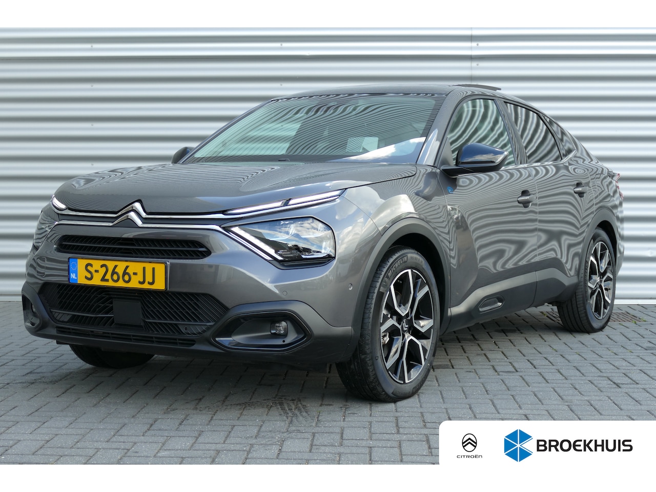 Citroën Ë-C4 X - 50KWH 136PK SHINE AUTOMAAT / NAVI / LEDER / CLIMA / LED / PDC / 18" LMV / CAMERA / KEYLESS - AutoWereld.nl