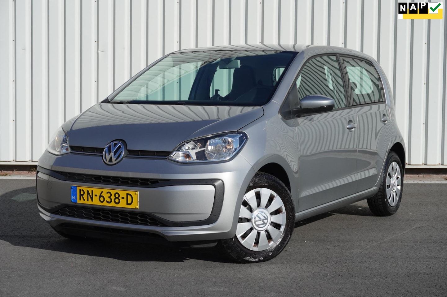 Volkswagen Up! - 1.0 BMT move up! 5deurs | Airco | Elek. Pakket | 2018 | Dealerauto | Inruil mogelijk - AutoWereld.nl