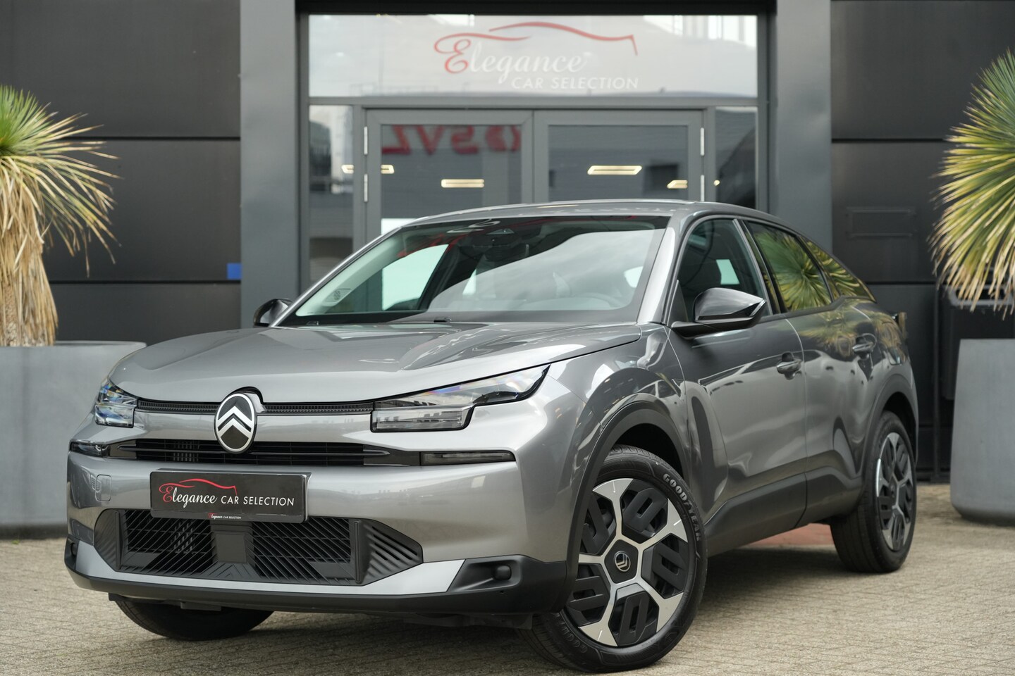 Citroën C4 - 1.2 Hybrid 145pk Plus Navigatie/Climate/360Camera - AutoWereld.nl