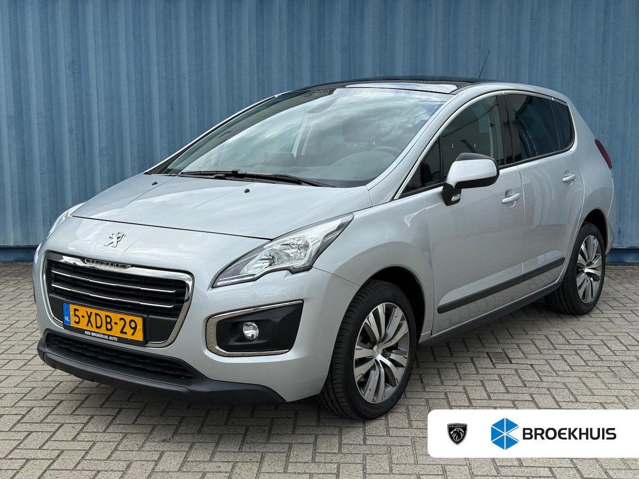Peugeot 3008 - 1.6 THP Airco AUTO | Navigatiesysteem | Panoramisch Glasdak | Trekhaak | Camera Achter | B - AutoWereld.nl
