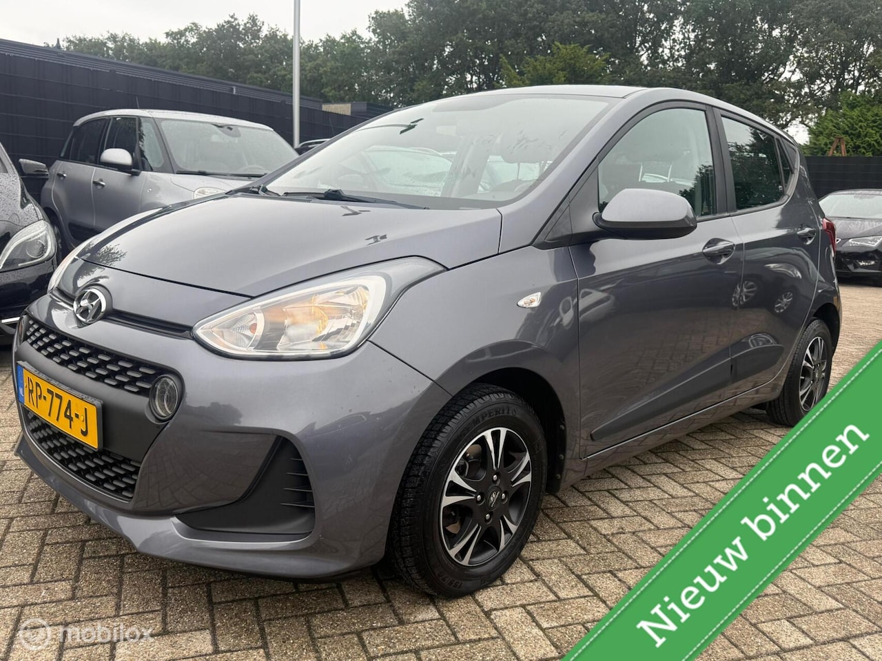 Hyundai i10 - 1.0i i-Premium NAVI / AIRCO / CRUISE / CARPLAY / LMV - AutoWereld.nl