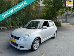 Suzuki Swift - 1.3 Shogun LEUKE AUTO RIJDT EN SCHAKELT GOED