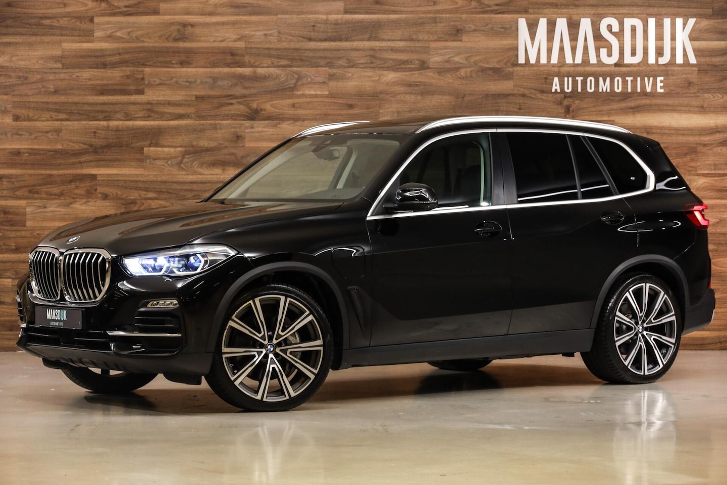 BMW X5 - xDrive45e High Exe|Pano|ACC|HUD|Camera|Trekhaak|Laser| - AutoWereld.nl