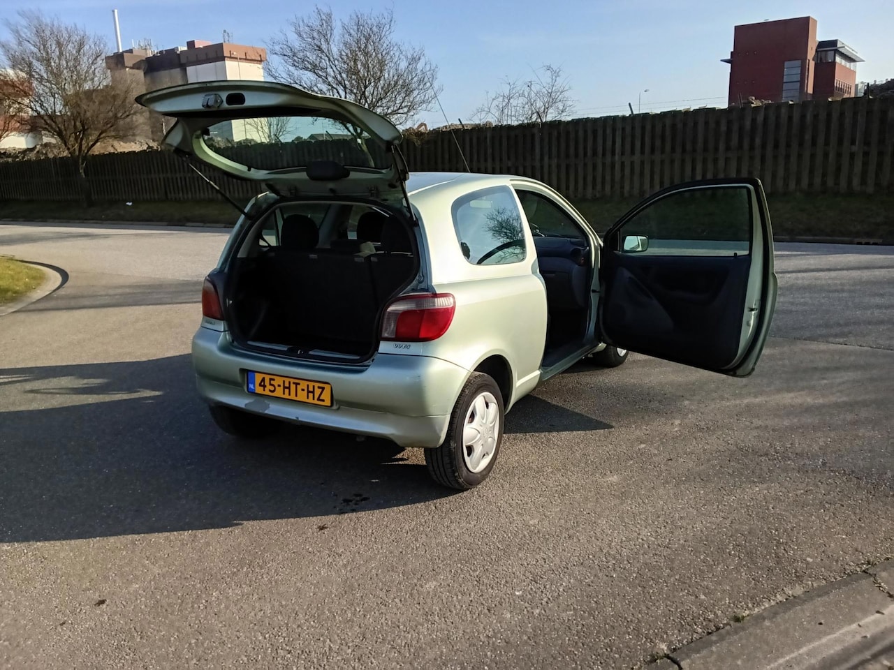 Toyota Yaris - 1.0-16V VVT-i Sol