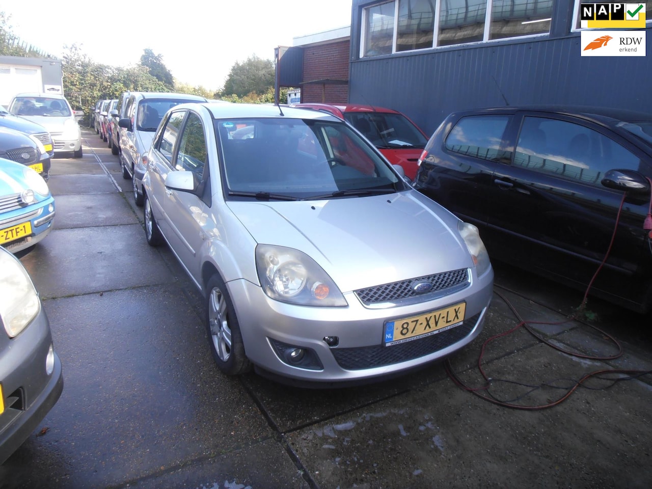 Ford Fiesta - 1.3-8V Futura aico 5drs elek pak nap apk - AutoWereld.nl