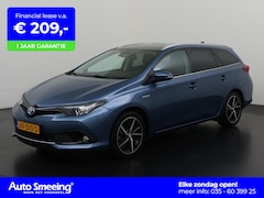 Toyota Auris Touring Sports - 1.8 Hybrid Dynamic Ultimate | Trekhaak | Panoramadak | Stoelverwarming | Zondag Open