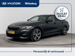 BMW 3-serie - 330e | NAZOMERDEAL | NU €32899, - | PHEV | 19" Breedset | Sportstoelen | Trekhaak | Trekge