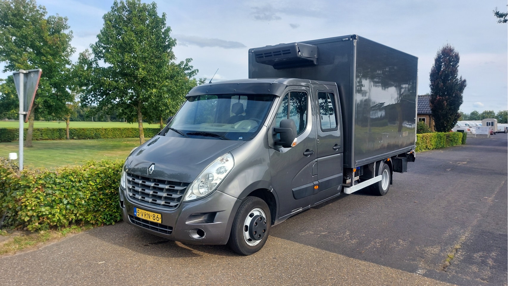 Renault Master - T35 2.3 dCi L4 DL DC KOELWAGEN DAG/NACHT AIRCO BJ 2011 - AutoWereld.nl