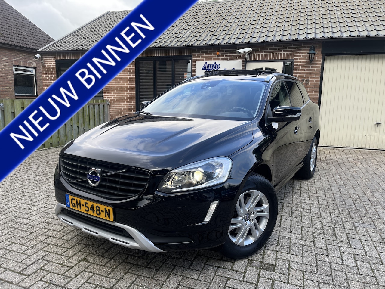 Volvo XC60 - 2.4 D5 221 pk AWD Ocean Race Trekhaak - AutoWereld.nl