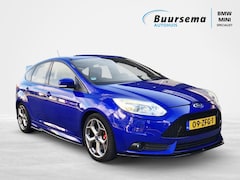 Ford Focus - 2.0 EcoB. ST-3 | Liefhebbersauto | Complete documentatie aanwezig | 250 PK |