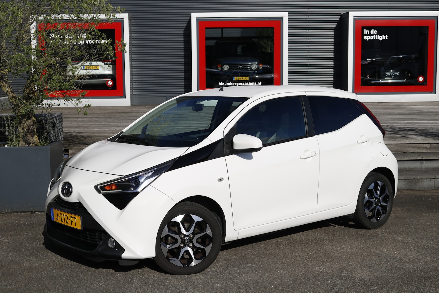 Toyota Aygo - 1.0 VVT-i x-joy 1.0 VVT-i x-joy - AutoWereld.nl