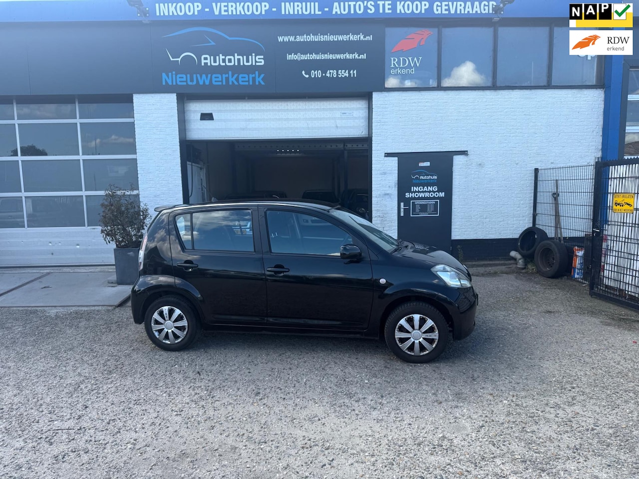 Daihatsu Sirion 2 - 1.0-12V Trend- met Onderhoudshistorie, NAP en een nieuwe APK!!! - AutoWereld.nl