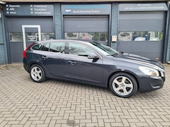 Volvo V60 - 1.6 T4 Momentum 180 PK Aut