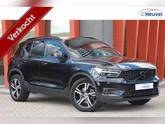 Volvo XC40 - T2 R-Design Automaat | Trekhaak | Stoelverwarming | Parkeercamera | Glossy Black | Keyless