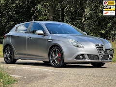 Alfa Romeo Giulietta - 1.7 TBi Quadrifoglio Verde | Matt grijs | Bose | Leder / alcantara | Navi | Clima | Cruise