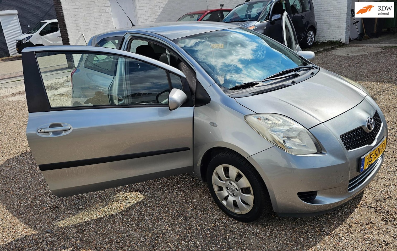 Toyota Yaris - 1.0 VVTi Sol 3deurs incl nwe apk airco - AutoWereld.nl