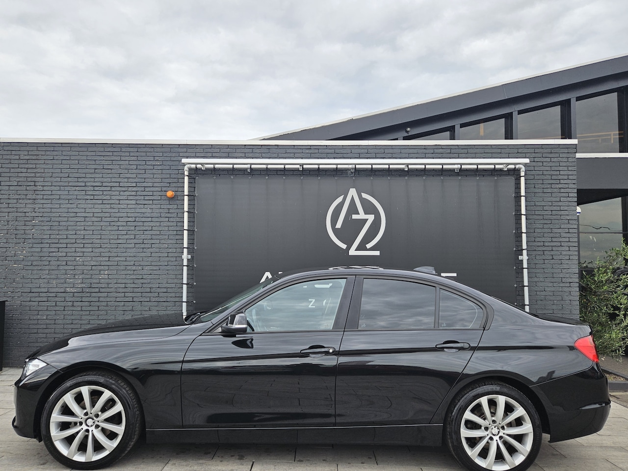 BMW 3-serie - 320i Executive *Airco*Navigatie - AutoWereld.nl