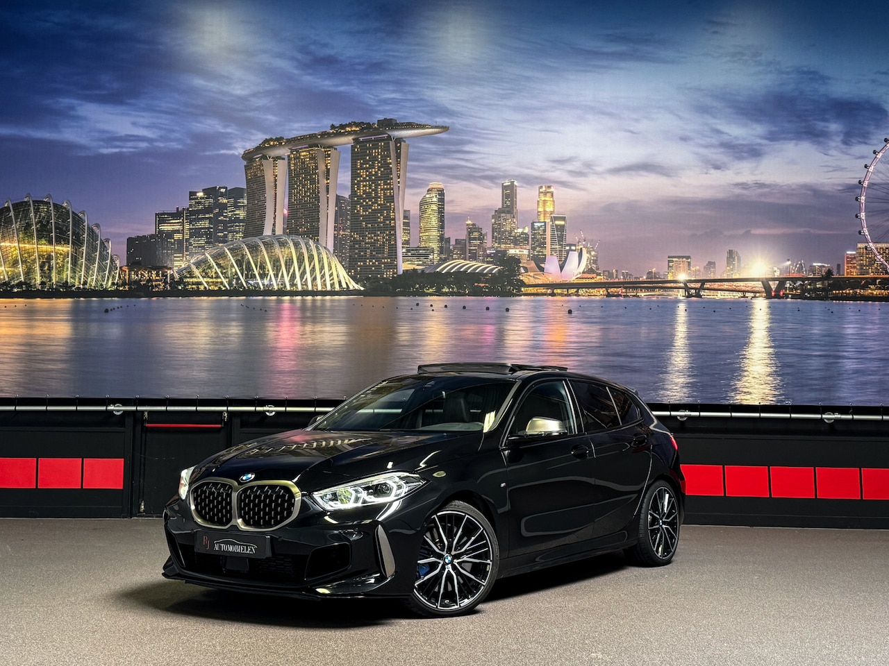 BMW 1-serie - M135i xDrive High Ex H/K|Schuifdak|Camera|Leder - AutoWereld.nl