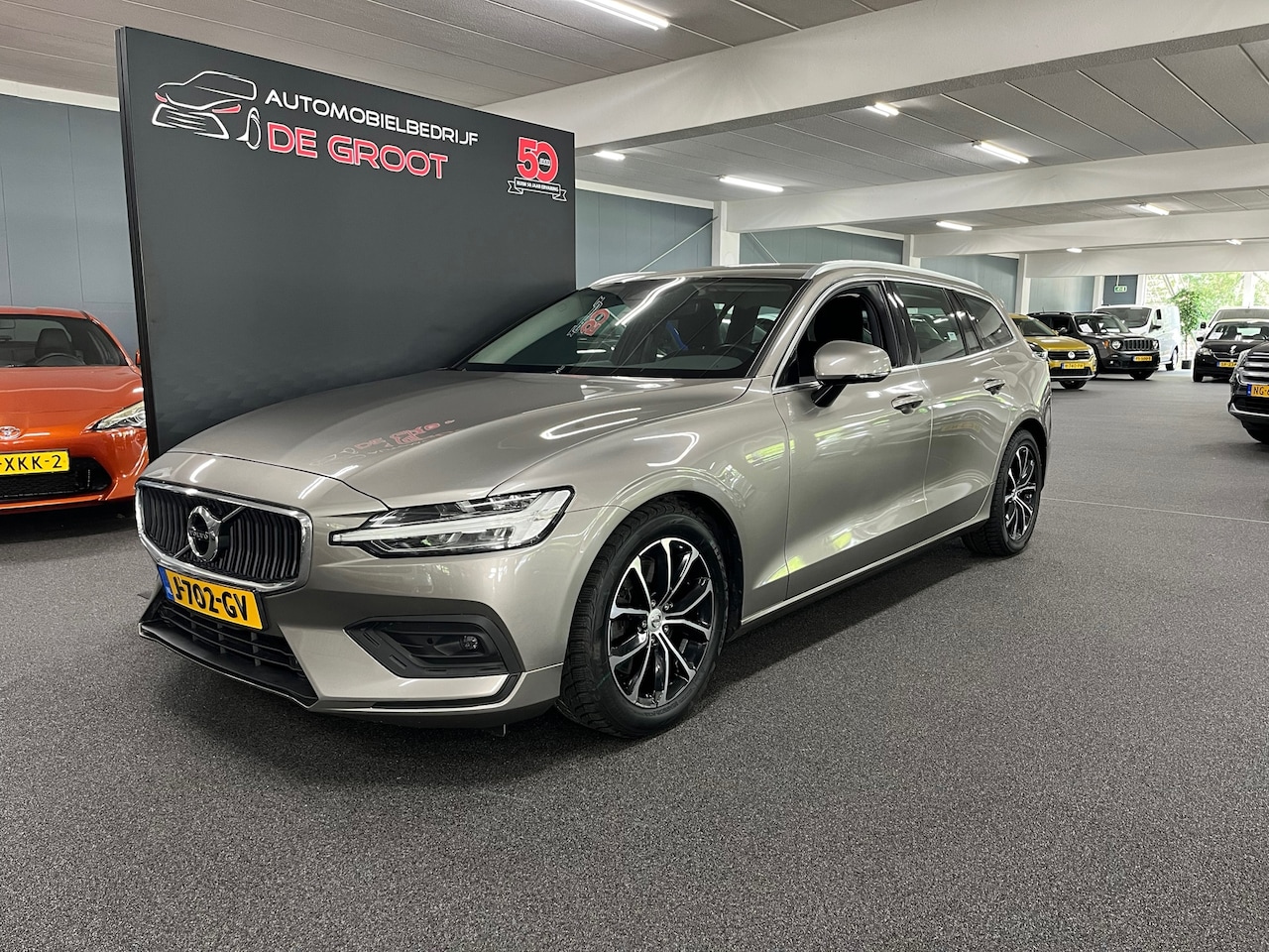 Volvo V60 - 2.0 B4 Business Pro / NL-auto - AutoWereld.nl