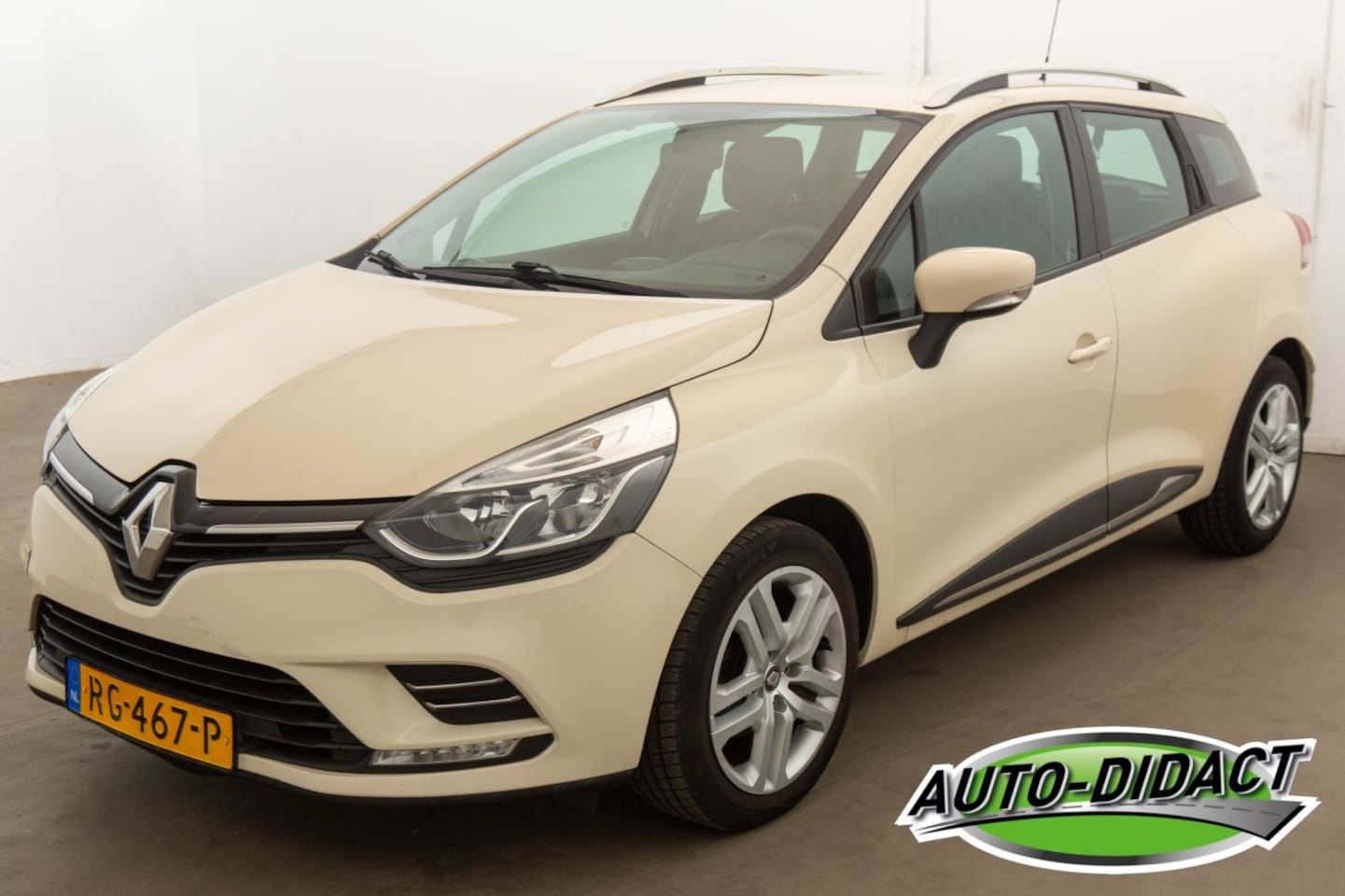 Renault Clio - 0.9 TCe Airco Navi Zen - AutoWereld.nl