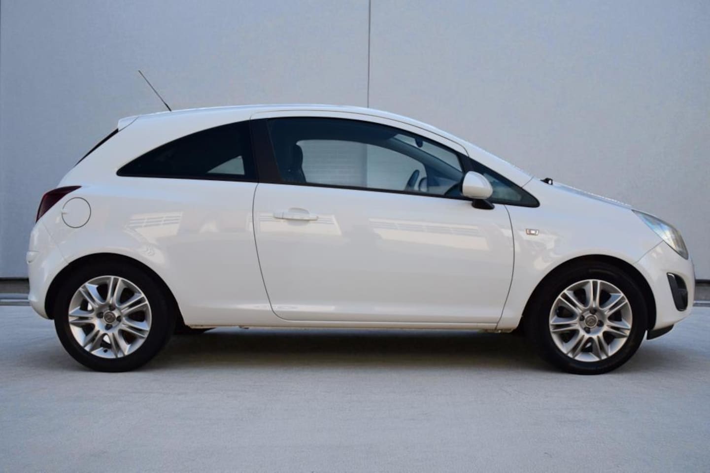 Opel Corsa - 1.2-16V Color Edition, 1e eigenaar, Airco, Extra winterwielenset lichtmetaal, zeer net, NA