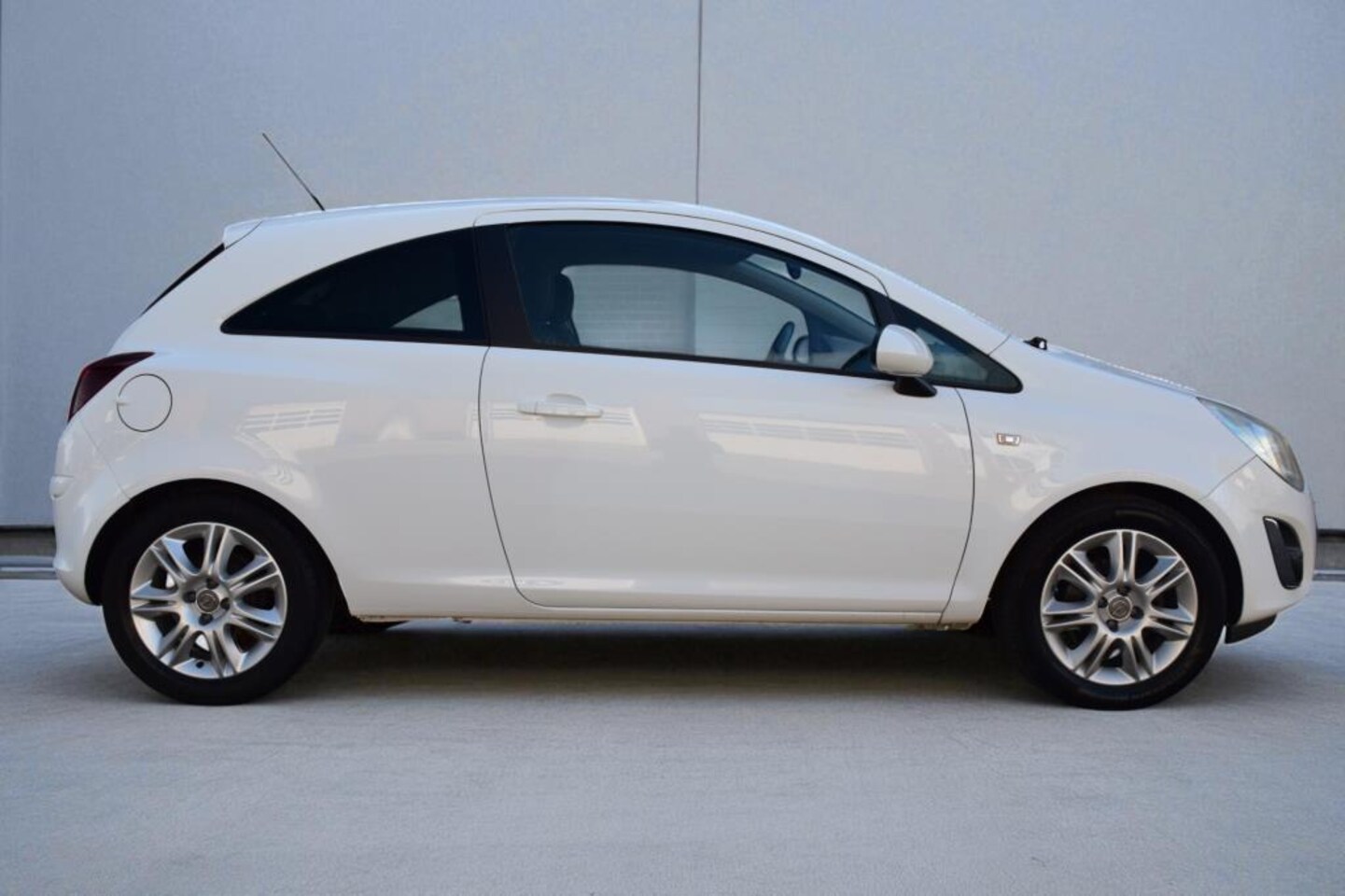 Opel Corsa - 1.2-16V Color Edition 1.2-16V Color Edition, 1e eigenaar, Airco, Extra winterwielenset lichtmetaal, zeer net, NA