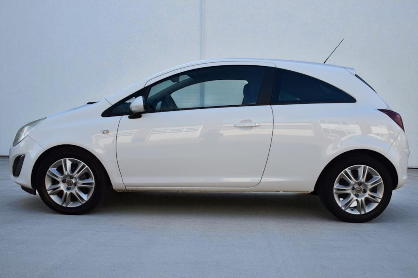 Opel Corsa - 1.2-16V Color Edition, 1e eigenaar, Airco, Extra winterwielenset lichtmetaal, zeer net, NA