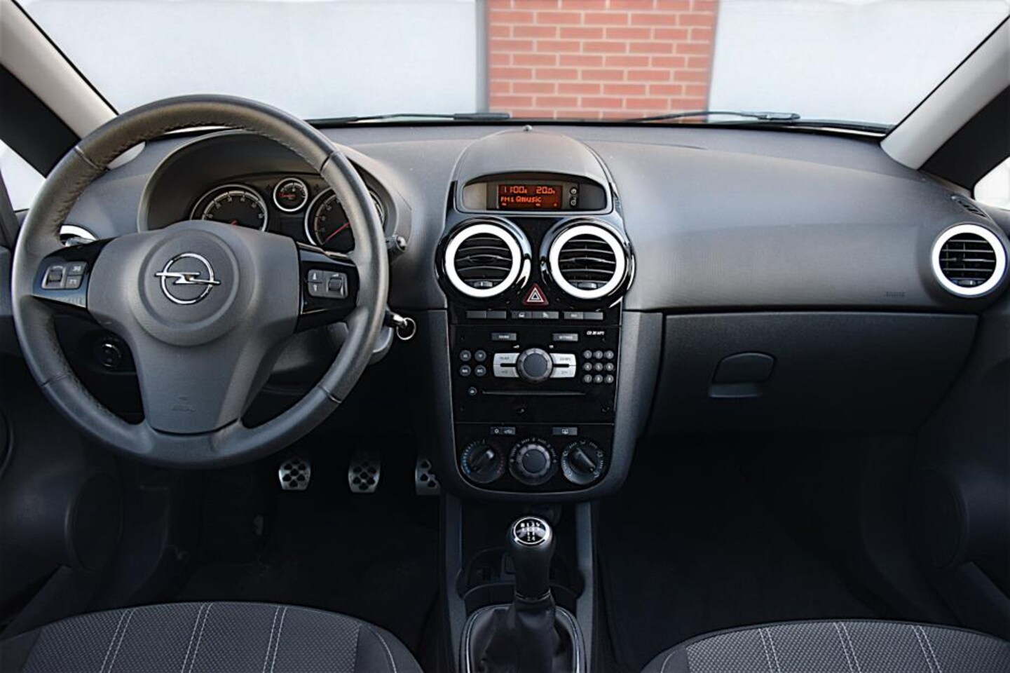 Opel Corsa - 1.2-16V Color Edition 1.2-16V Color Edition, 1e eigenaar, Airco, Extra winterwielenset lichtmetaal, zeer net, NA