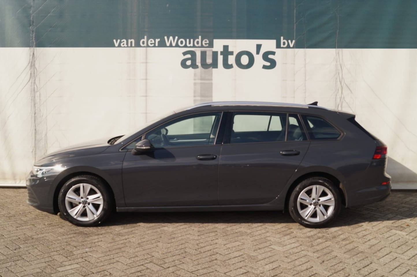 Volkswagen Golf Variant - 1.5 TSI 130pk Life Business -LED-DIGI-ECC-PDC-CAM- - AutoWereld.nl