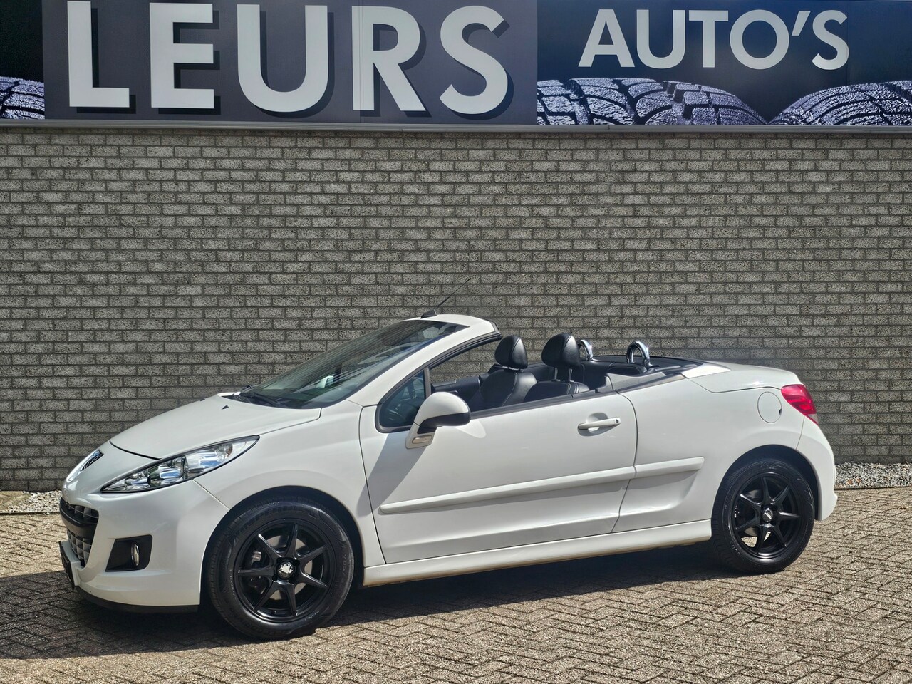 Peugeot 207 CC - 1.6 VTi Noir & Blanc Leer/Ecc/Pdc - AutoWereld.nl