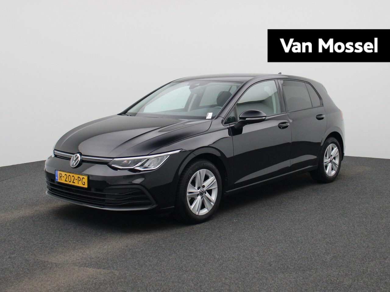 Volkswagen Golf - 1.0 TSI Life | VIRTUAL COCKPIT | SFEERVERLICHTING | APPLE CARPLAY | CAMERA | KEYLESS START - AutoWereld.nl