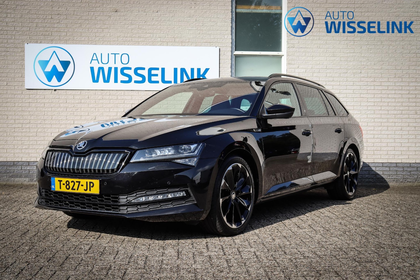 Skoda Superb Combi - 1.4 TSI iV Sportline Business ++Rondom camera,trekhaak, - AutoWereld.nl