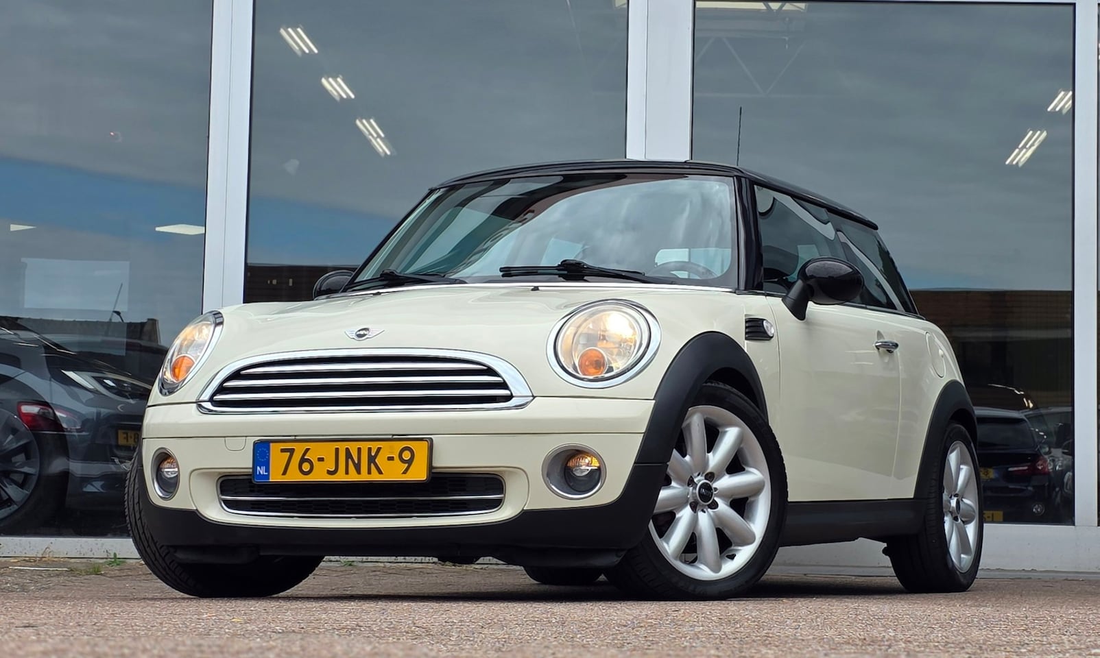 MINI One - Mini 1.4i 16V Clima 17"LM velgen Navi Nieuwe APK - AutoWereld.nl