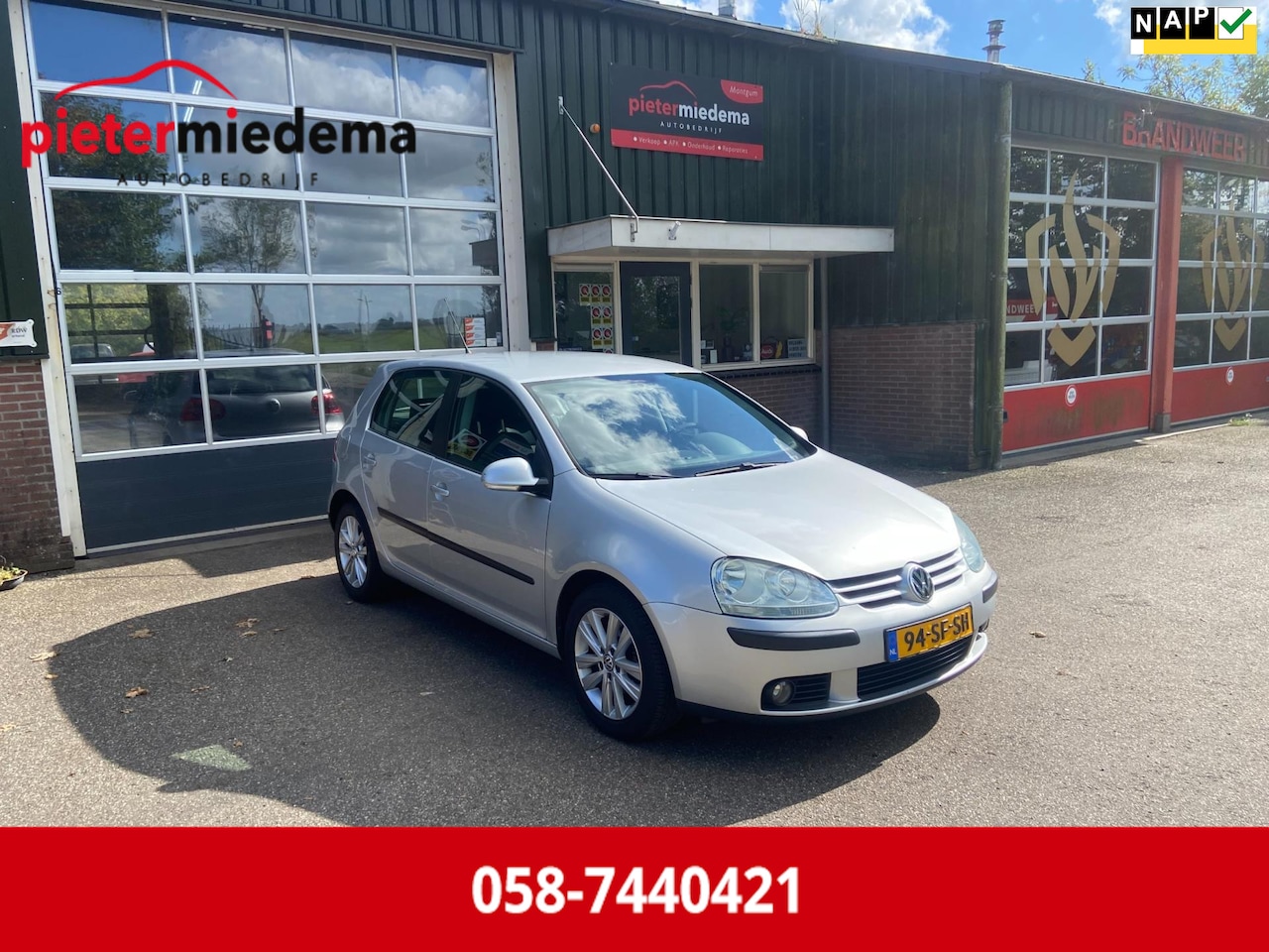 Volkswagen Golf - 1.4 FSI Businessline / Cruise / Airco - AutoWereld.nl