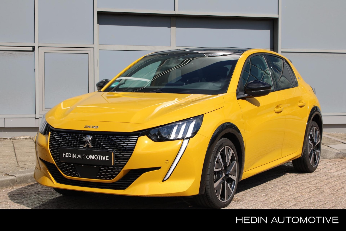 Peugeot 208 - 1.2 Turbo 130pk GT-Line Automaat | 24000 km | Navigatie | Camera | 17 inch LMV | Panorama - AutoWereld.nl