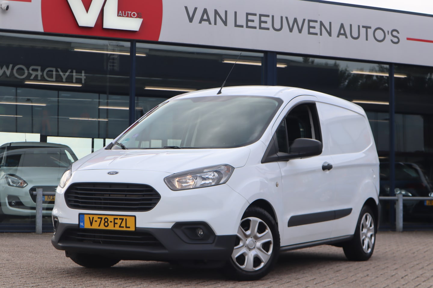 Ford Transit Courier - 1.0 Trend | Nieuw Binnen! | Trekhaak | Bluetooth - AutoWereld.nl