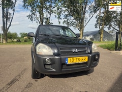 Hyundai Tucson - 2.0i Dynamic- AIRCO- NAVIAGTIE SCHERM - CRUISE CONROL- GOED ONDERHOUDEN